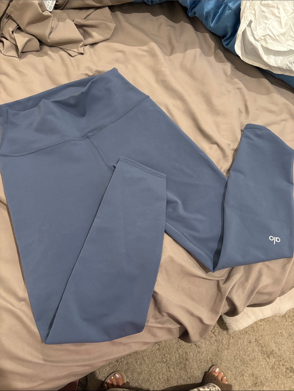 NWOT Bluestone 7/8 airbrush